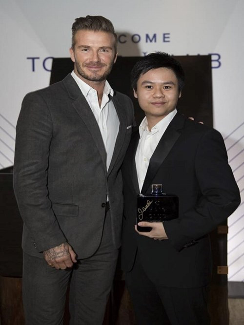 Phan Thành chắc chắn là cái tên không hề xa lạ trong giới đại gia chơi siêu xe ở Sài Thành, anh cũng là "tình cũ" ồn ào của hotgirl Midu. Anh chàng sinh năm 1989 này chính là người thừa kế thứ nhất của đại gia Phan Quang Chất - ông chủ của trung tâm thương mại lớn Saigon Square tại TP.HCM. 