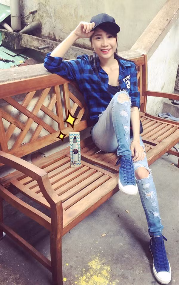 Một số hình ảnh về cô gái xinh đẹp và cá tính này.