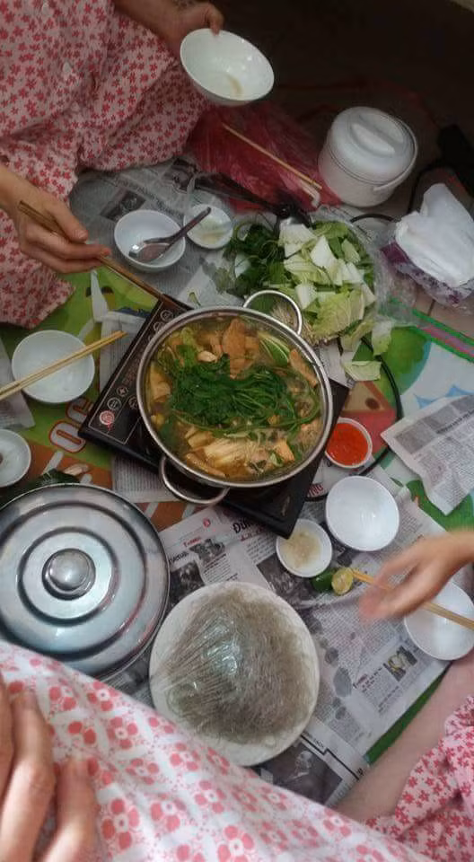 Xon xao anh hoi ba bau an lau truoc khi len ban de?-Hinh-2