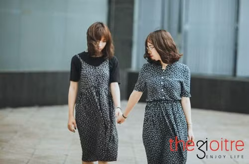 Chia sẻ về tình bạn thật đẹp của mình, Hà Naga tâm sự: “Tụi mình cảm thấy khá hợp với nhau về nhiều mặt như: Tính cách, sở thích, quan điểm sống,... Bản thân mình cảm thấy khá vui khi được nhiều người quan tâm về tình bạn của hai đứa mình. Mỗi khi tụi mình ra đường, thấy cả hai mặc đồ đôi và làm tóc giống nhau có một số người còn nghĩ tụi mình là hai chị em xinh đôi nữa!”.