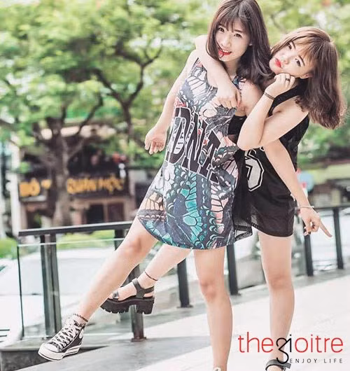 Chia sẻ về dự định chung trong tương lai, cặp đôi cho hay: "Tụi mình muốn cùng nhau mở một cửa hàng quần áo nho nhỏ mang tên hai đứa để kiếm thêm thu nhập".