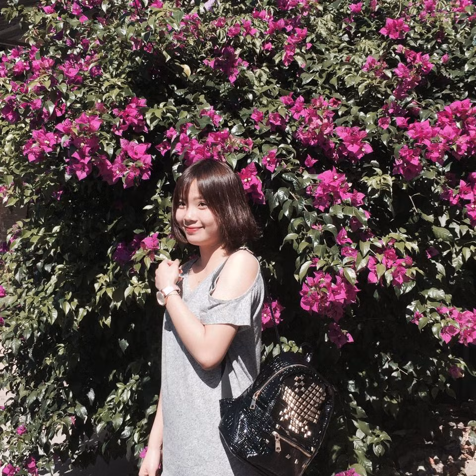 Còn rất trẻ nên Thùy Linh cũng có những sở thích, thú vui giống như bao cô gái cùng trang lứa khác. Ngoài thời gian tập luyện, Thùy Linh rất thích đi chơi với bạn bè, ngồi cafe trò chuyện và chụp ảnh "tự sướng". Tập luyện vất vả nhưng Thùy Linh vẫn rất biết cách sắp xếp thời gian để có thể tận hưởng, trải nghiệm thêm nhiều niềm vui trong cuộc sống.