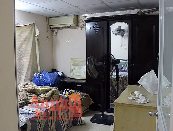 Các đối tượng sau khi sử dụng ma túy dạng ketamin thì sinh hoạt trong phòng ngủ của căn hộ tập thể này.