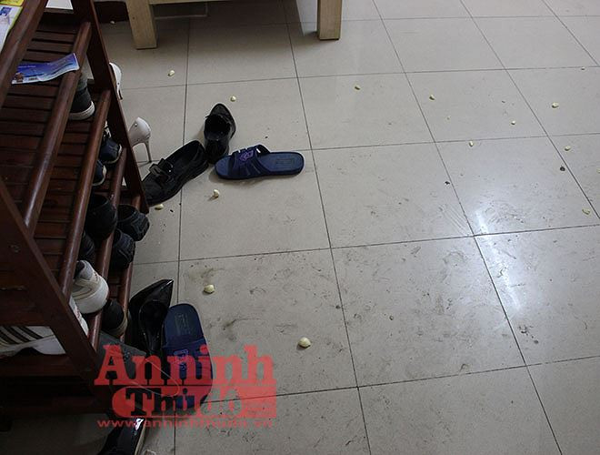 Khi rơi vào tình trạng ảo giác do sử dụng quá nhiều ketamin, nam ca sĩ Châu Việt Cường tưởng cô gái trong phòng là ma nên đã lấy tỏi rắc quanh nhà và nhét vào miệng của nạn nhân gây ngạt thở.