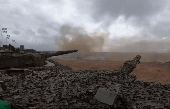 Đợt giao hàng cuối cùng của dòng xe tăng chủ lực này chỉ được hoàn thành trong tháng 8-2002.