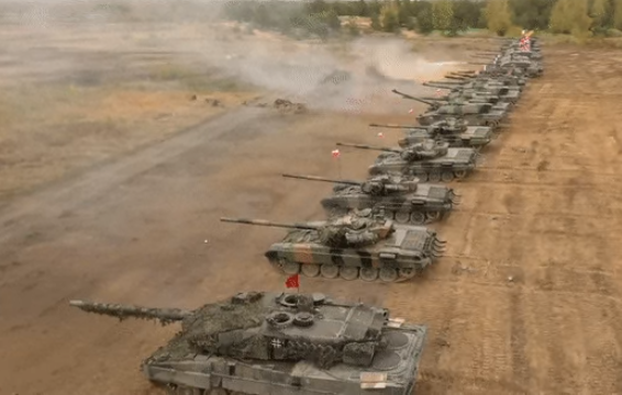 Tuy nhiên thay vì chọn phát triển phiên bản tiếp theo hoặc nâng cấp sâu rộng dòng xe tăng này, quân đội Ý lại chọn hợp tác với Đức để mua xe tăng Leopard 2A8.