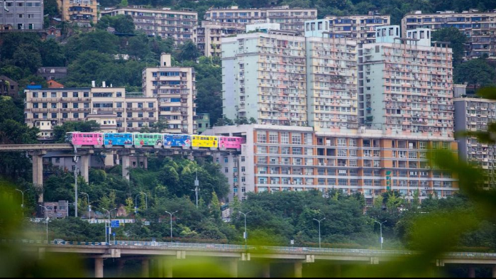 Suốt hành trình, khách sẽ được ngắm Trùng Khánh từ trên cao với nhiều góc độ, sắc màu khác nhau.