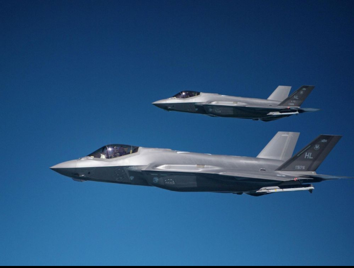 Như tác giả bài phân tích đã giải thích, tính đến thời điểm này, chỉ còn khoảng 7 - 8 quốc gia trong số 25 nước ở châu Âu dự kiến sẽ được trang bị các loại máy bay chiến đấu khác: