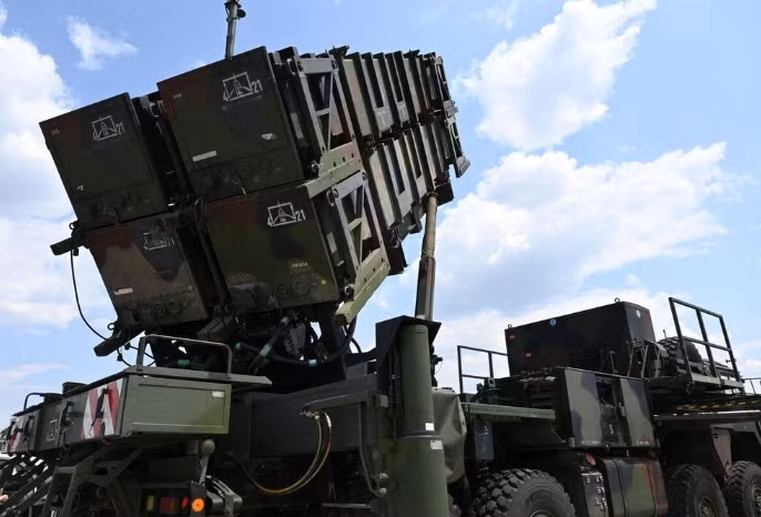 Ông Tom Karako - Giám đốc dự án phòng thủ tên lửa tại Trung tâm Nghiên cứu Chiến lược và Quốc tế cho rằng sự hiện diện của các hệ thống phòng không chẳng đảm bảo được điều gì, nhưng sự vắng mặt của chúng chắc chắn sẽ dẫn đến tổn thất.