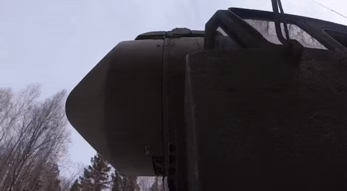 Theo các chuyên gia quân sự Nga, tên lửa RS-24 Yars sở hữu tốc độ bay vượt trội so với các loại tên lửa đánh chặn hiện hành, không những vậy chúng còn có khả năng thay đổi độ cao lẫn hướng bay một cách linh hoạt.