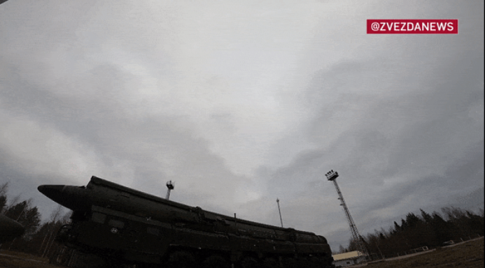 RS-24 Yars có thể mang nhiều đầu đạn hạt nhân với đương lượng nổ lên tới 300 kilotons mỗi đầu đạn, đủ sức phá hủy cả một thành phố lớn.