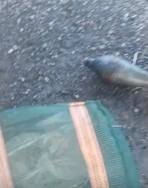 Đồng thời, cảnh sát cũng biểu dương hành động đúng đắn của anh Tương, kêu gọi mọi người khi tìm thấy bom, đạn, pháo, hãy báo ngay cho chính quyền và các ban ngành liên quan, tuyệt đối không được tự xử lý, tránh các tai nạn đáng tiếc xảy ra.