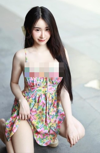 Sau khi ra trường, Waraporn Srichampa dấn thân vào con đường người mẫu chuyên nghiệp.