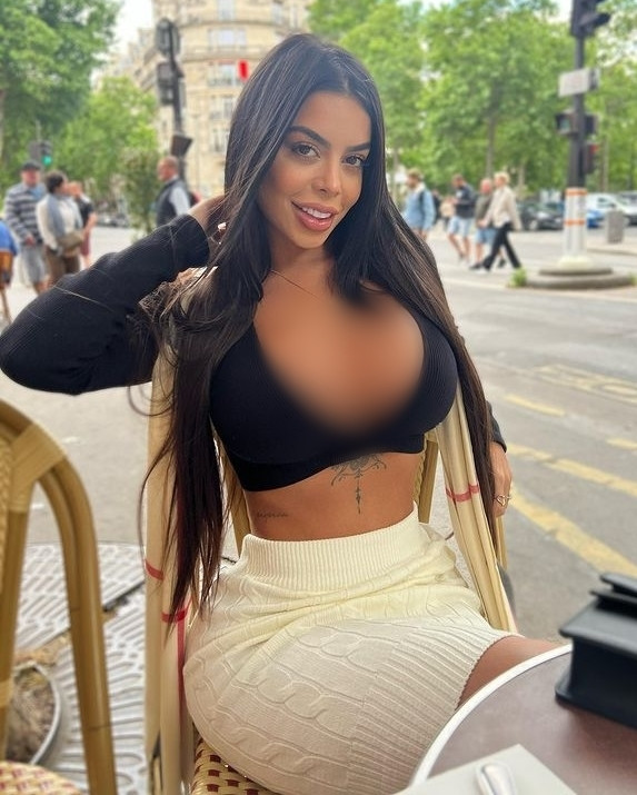 Sau khi bài viết của cô nàng nổi lên trên mạng xã hội, Lima nhận được sự ủng hộ của hàng nghìn người. Những người này cho rằng bảo vệ trung tâm thương mại thái quá, thiếu tôn trọng người khác.