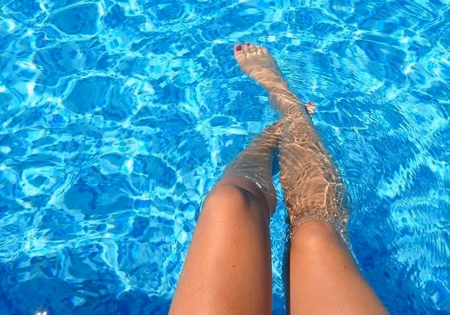 Vo chet duoi trong be boi va su that ghe ron ve chong