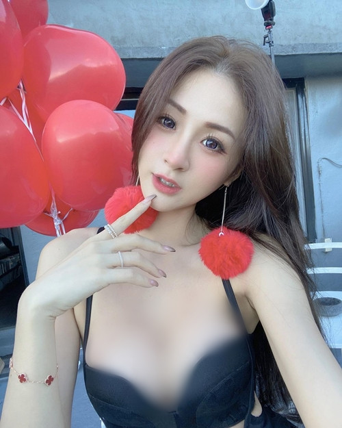 Chính nhờ vậy, Snowy từ một hot girl mạng xã hội nhanh chóng lọt vào mắt xanh của những công ty thời trang, người mẫu.