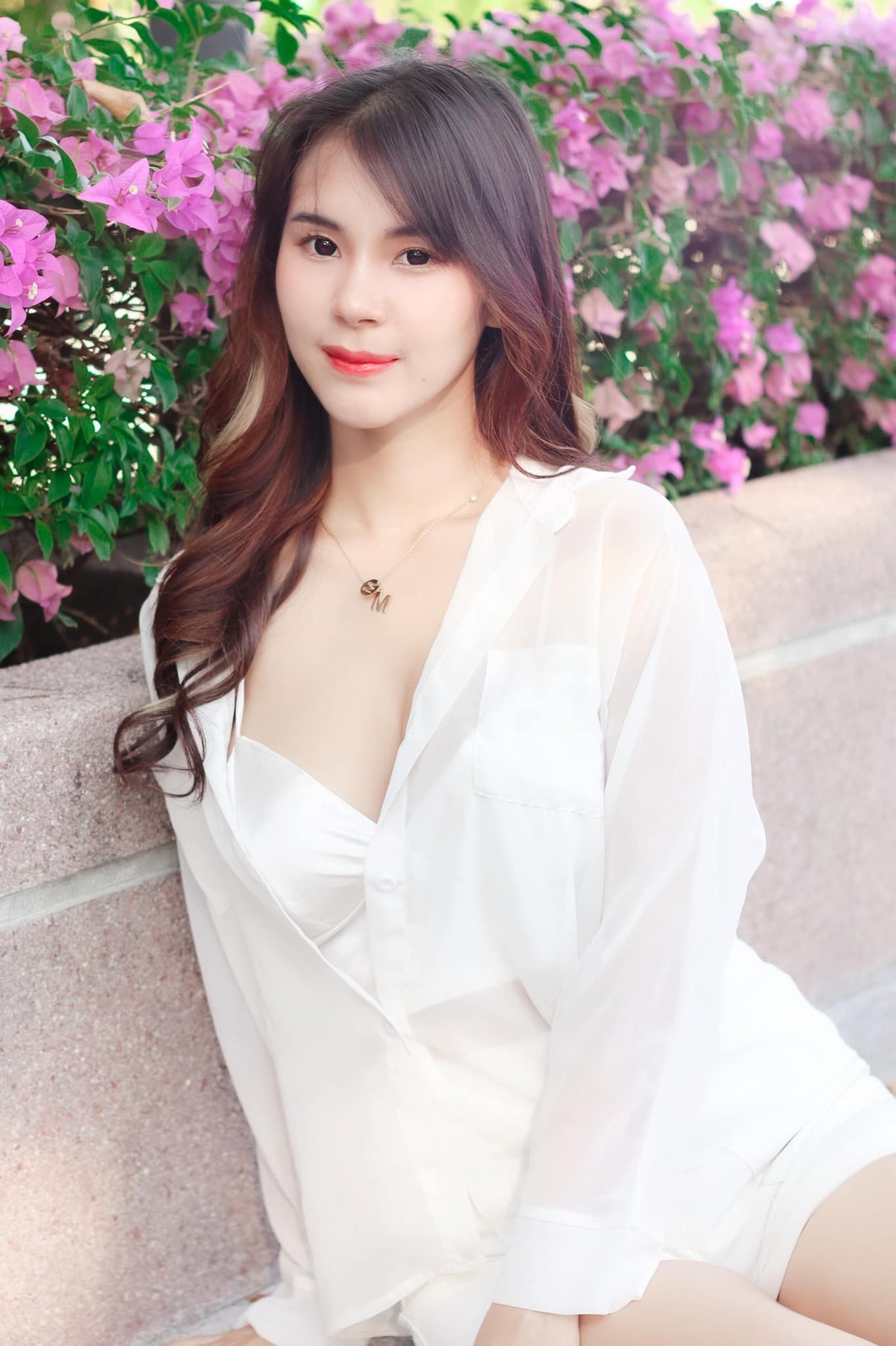 Hi vọng cô nàng sẽ cân nhắc và suy nghĩ kỹ càng trước khi tung những hình ảnh hở hang quá đà lên mạng xã hội.