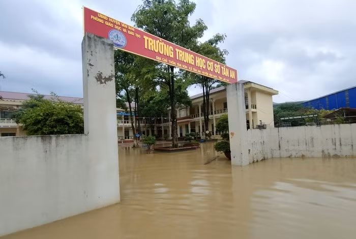 Lao Cai tiep tuc cho hoc sinh nghi hoc den het ngay 14/9