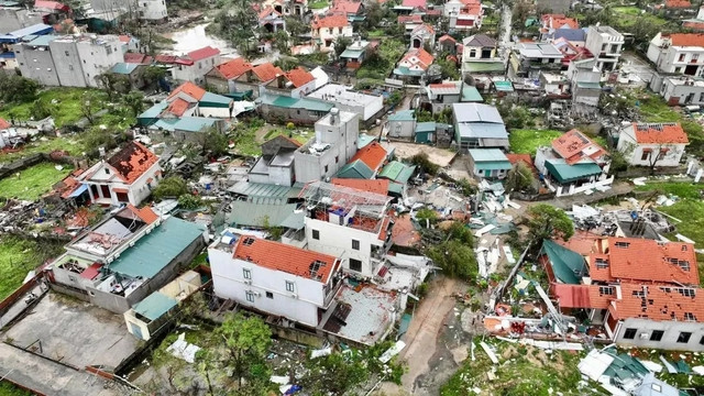 Phân bổ 1.035 tỷ đồng hỗ trợ 25 tỉnh thiệt hại do bão lũ Phan bo 1.035 ty dong ho tro 25 tinh thiet hai do bao lu