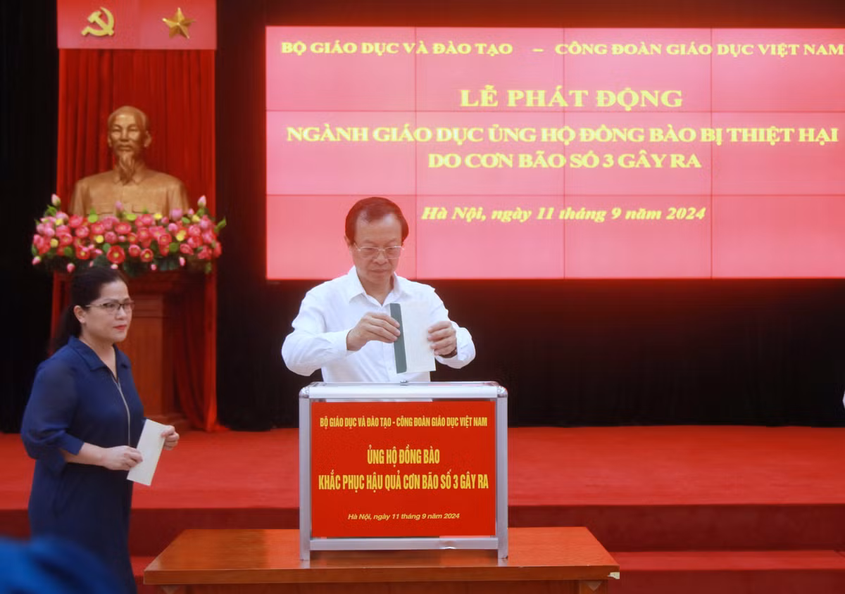 Ngành GD&ĐT quyên góp ủng hộ khắc phục hậu quả bão số 3 Yagi Nganh GD&DT quyen gop ung ho khac phuc hau qua bao so 3 Yagi
