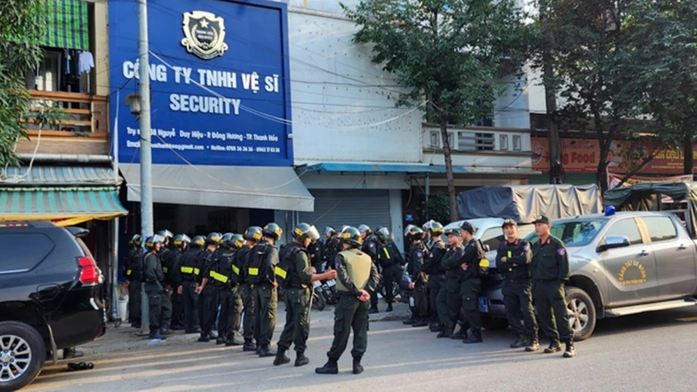 Hồ sơ công ty có vệ sĩ “điều tiết giao thông” cho xe cưới - Hình 2 Ho so cong ty co ve si “dieu tiet giao thong” cho xe cuoi-Hinh-2