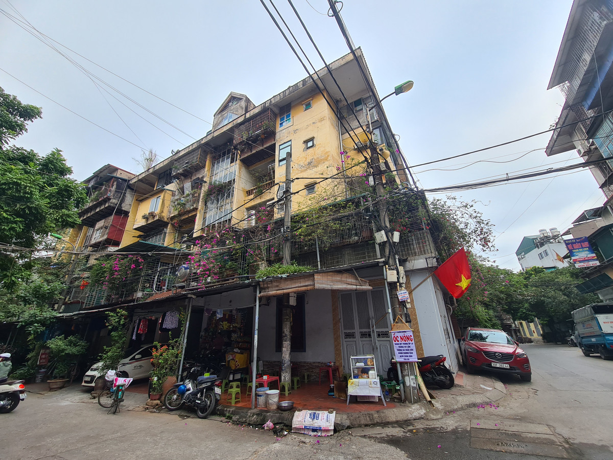 Người dân Thủ đô khốn khổ vì công trình xây dựng trái phép - kỳ 1 Nguoi dan Thu do khon kho vi cong trinh xay dung trai phep - ky 1