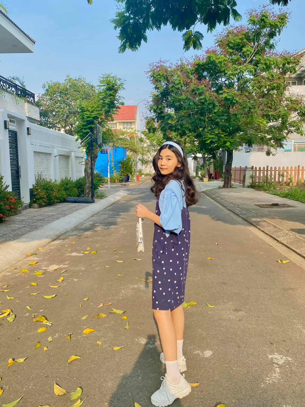 Mỗi khi Hạt Dẻ đăng ảnh lên mạng xã hội, cư dân mạng lại không khỏi chú ý. Ảnh: Tổng hợp