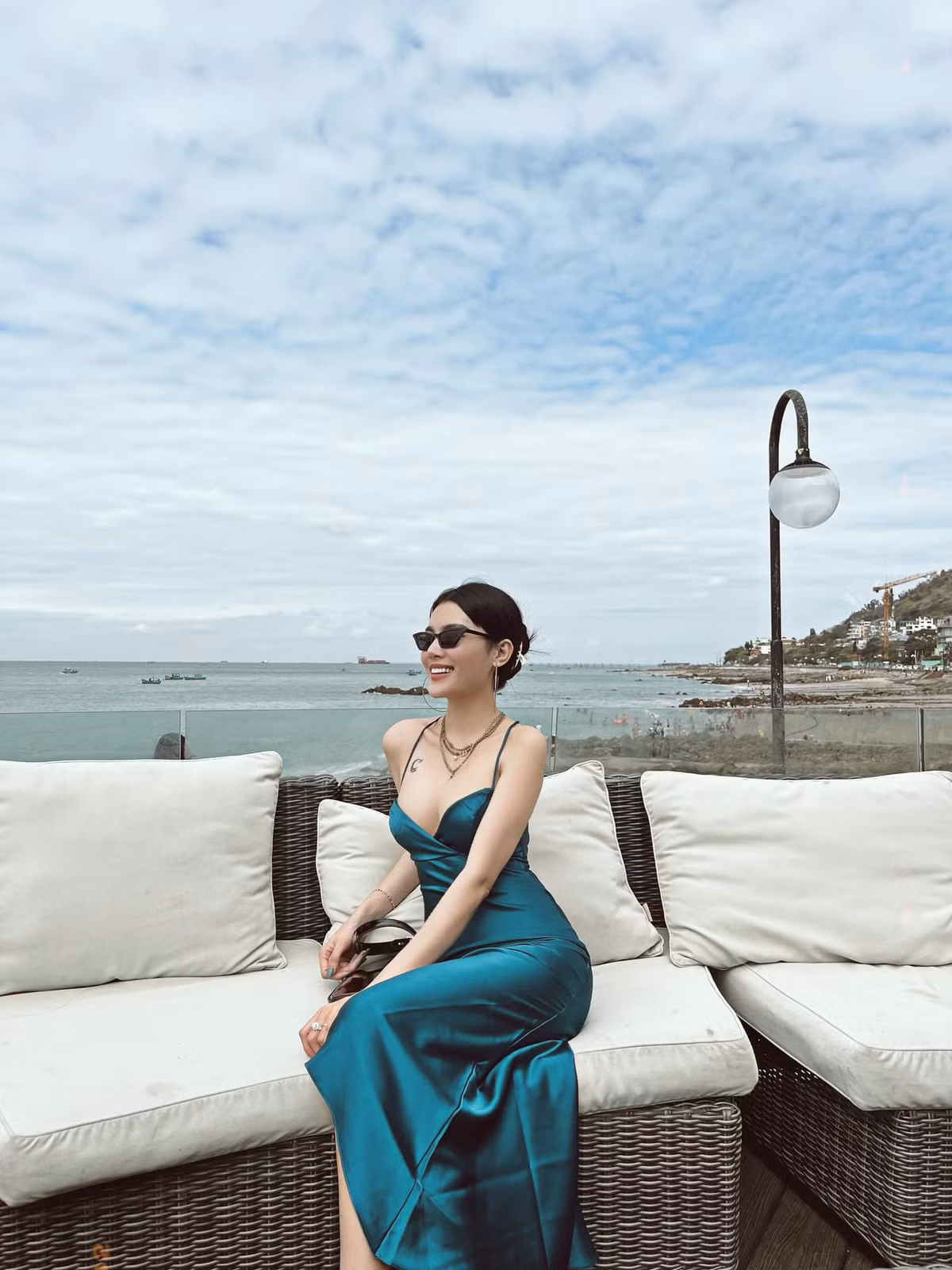 Dù đã làm mẹ nhưng Vòng Phối vẫn có gu ăn mặc cực thời thượng cùng vóc dáng chuẩn chỉnh.