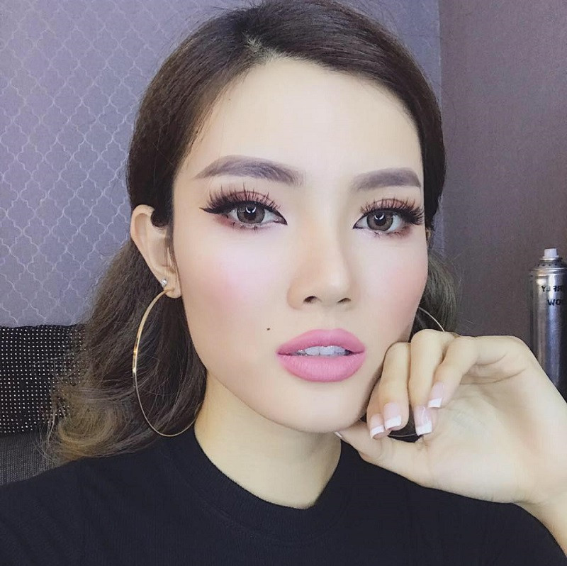 Được biết, dàn siêu xe là của gia đình chú rể, còn xe hoa là của cô dâu được chồng tặng làm quà cưới. Hiện tại, cặp đôi đã có một đứa con đầu lòng trước khi làm lễ rước dâu.