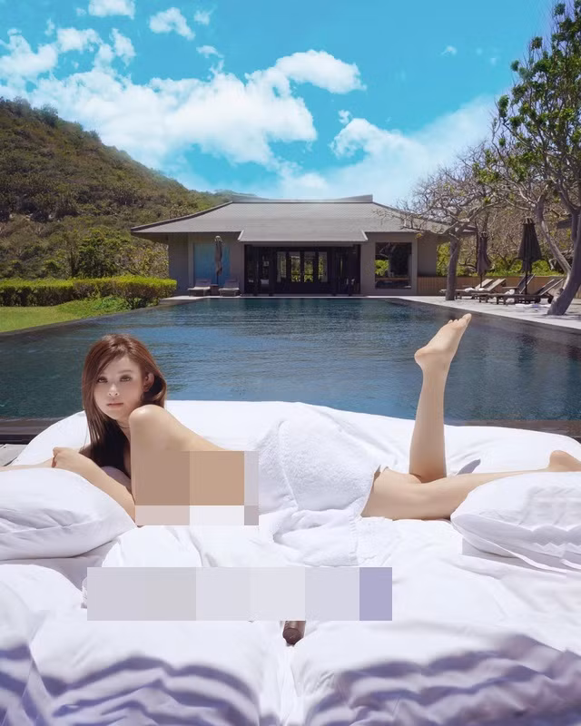 Huyền Baby khiến cư dân mạng trầm trồ nhờ hình thể gọn gàng, vòng eo không chút mỡ thừa dù đã trải qua 2 lần sinh nở.