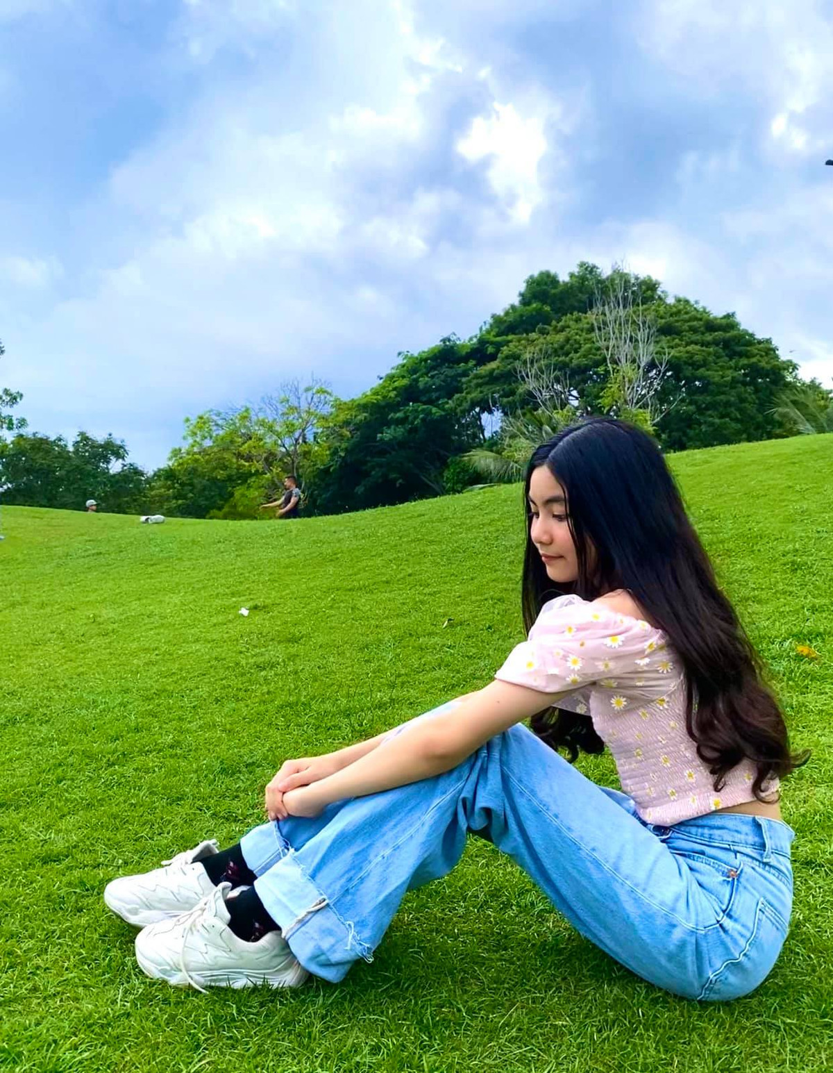 Trên mạng xã hội không thiếu những khoảnh khắc cả nhà quây quần bên nhau trong những chuyến du lịch. Ảnh: Tổng hợp Facebook