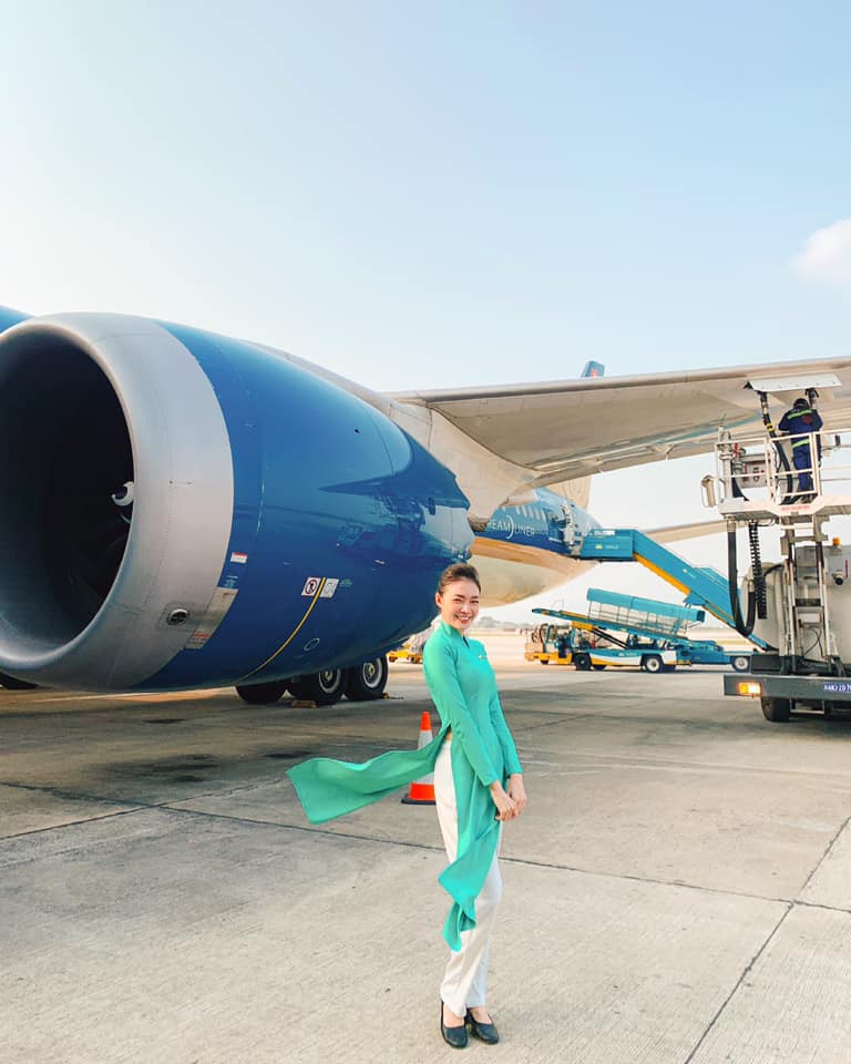 Với ngoại hình xinh đẹp không khác gì hot girl cùng nụ cười tỏa nắng nên Dương Thu Thảo khiến dân tình ngắm mãi không chán.