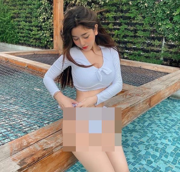 Võ Ngọc Trân được mệnh danh là " Nữ sinh mặc áo dài đẹp nhất Việt Nam", hiện Ngọc Trân đang sở hữu trang cá nhân lên đến gần 1 triệu lượt theo dõi.