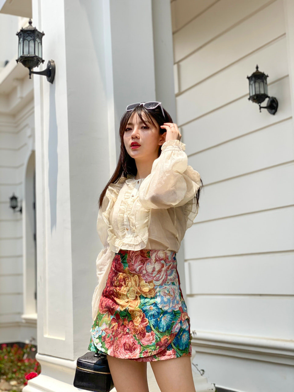 Phía dưới những bức hình của Tú Linh, cư dân mạng cũng để lại nhiều lời khen cho nhan sắc của cô nàng. Đặc biệt là các fan của CLB MU, họ trông chờ "thánh nữ" của mình từng ngày, từng ngày.