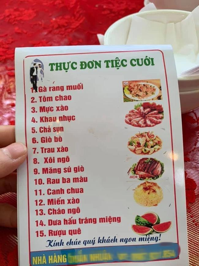 Món khâu nhục chính là điểm nhận dạng thực đơn cưới ở Lạng Sơn. Bên cạnh đó còn có rau 3 màu và măng sú giò đặc trưng.