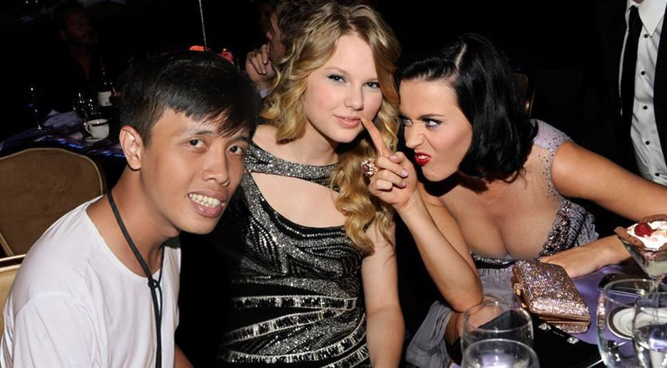 Được biết Mai Xuân Huy sinh năm 1989, làm công việc chụp sản phẩm và thiết kế hình quảng cáo cho một công ty trang sức tại Buôn Ma Thuột, và là quản trị viên của một group về photoshop.