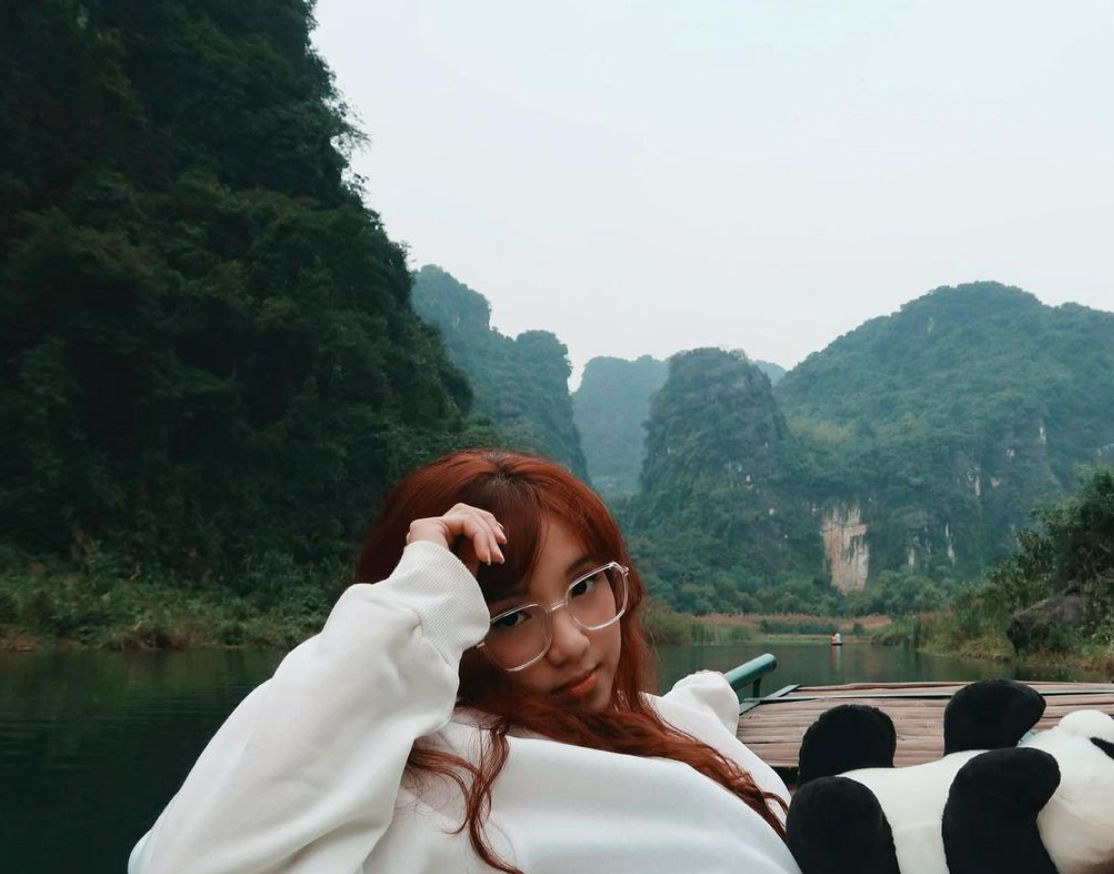 Từ trước đến nay, cái tên Trúc Anh Pear được biết đến khi là bạn gái của hot vlogger Huyme. Cặp đôi này dù công khai tình cảm nhưng họ rất ít khi xuất hiện cùng nhau và lý do được họ đưa ra đó là bận công việc riêng. Tuy nhiên, mỗi khi "lên sóng" cặp đôi này đều được CĐM rất chú ý.