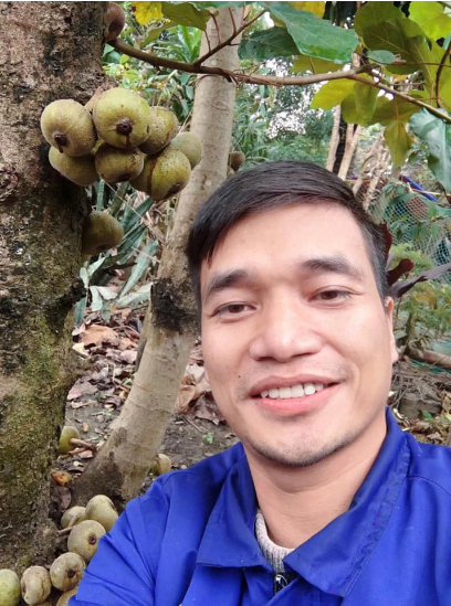 Dù không còn theo con đường trở thành ca sĩ chuyên nghiệp nhưng trên kênh TikTok hàng chục ngàn theo dõi, Lệ Rơi cũng vẫn đăng tải những clip ghi lại màn ca hát ngẫu hứng của mình. Ảnh: Tổng hợp