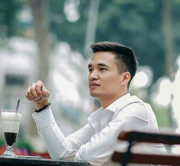 Trên trang cá nhân của mình, Lệ Rơi không còn chia sẻ những hình ảnh hào nhoáng, những bức ảnh chỉn chu đã qua chỉnh sửa nữa mà thay vào đó là những khoảnh khắc bình dị, đời thường xung quanh công việc hiện tại của anh.