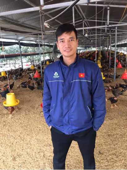 Trong một chia sẻ với báo chí cách đây không lâu, Lệ Rơi cho biết hiện anh vẫn còn độc thân dù đã bước qua tuổi 34. Anh chia sẻ, bắt nguồn từ những thị phi trước kia của mình là một rào cản khiến các bạn nữ sợ đến gần.