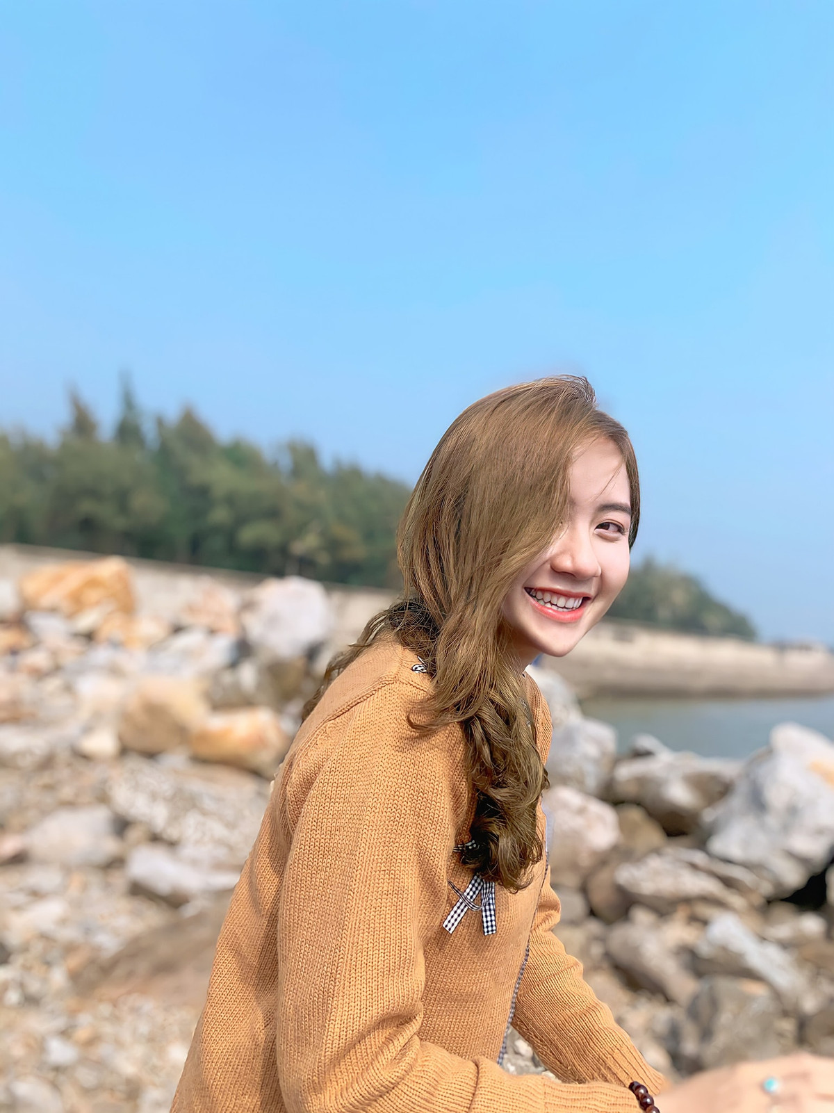 Là hot girl trường Đại học Kiểm sát Hà Nội, Trần Ngọc Thảo luôn được mọi người ngưỡng mộ khi vừa xinh đẹp, học giỏi, tính cách hòa đồng, thân thiện.