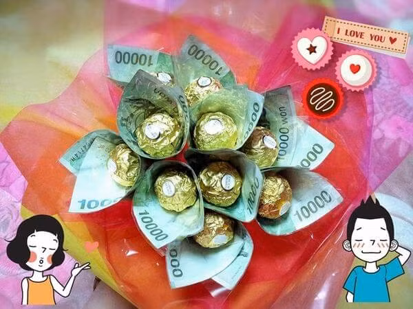 Ngoài tiền bên trong những bông hoa này còn là chocolate.