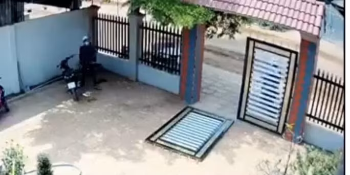 Đoạn clip mẹ bầu vác rựa bắt trộm đang lan truyền trên mạng xã hội Facebook, sự việc này vẫn đang nhận được sự quan tâm của dư luận. Ảnh: Chụp màn hình