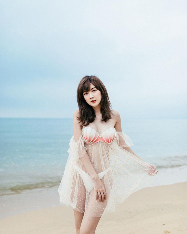 Không chỉ xinh đẹp, Beer Passaranan còn là một cô gái tài năng, cô nàng từng thử sức với nhiều công việc khác nhau. Trước khi trở thành một streamer có tiếng, Beer Passaranan từng là MC dẫn một số sự kiện thể thao.