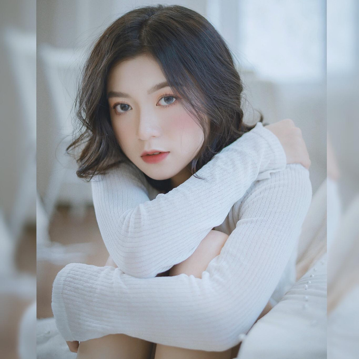 Trang Lucy chính là hot girl quen mặt trên MXH từ trước, tuy nhiên những bức ảnh đầy gợi cảm của cô nàng thời gian gần đây đã khiến cư dân mạng không khỏi ngạc nhiên.