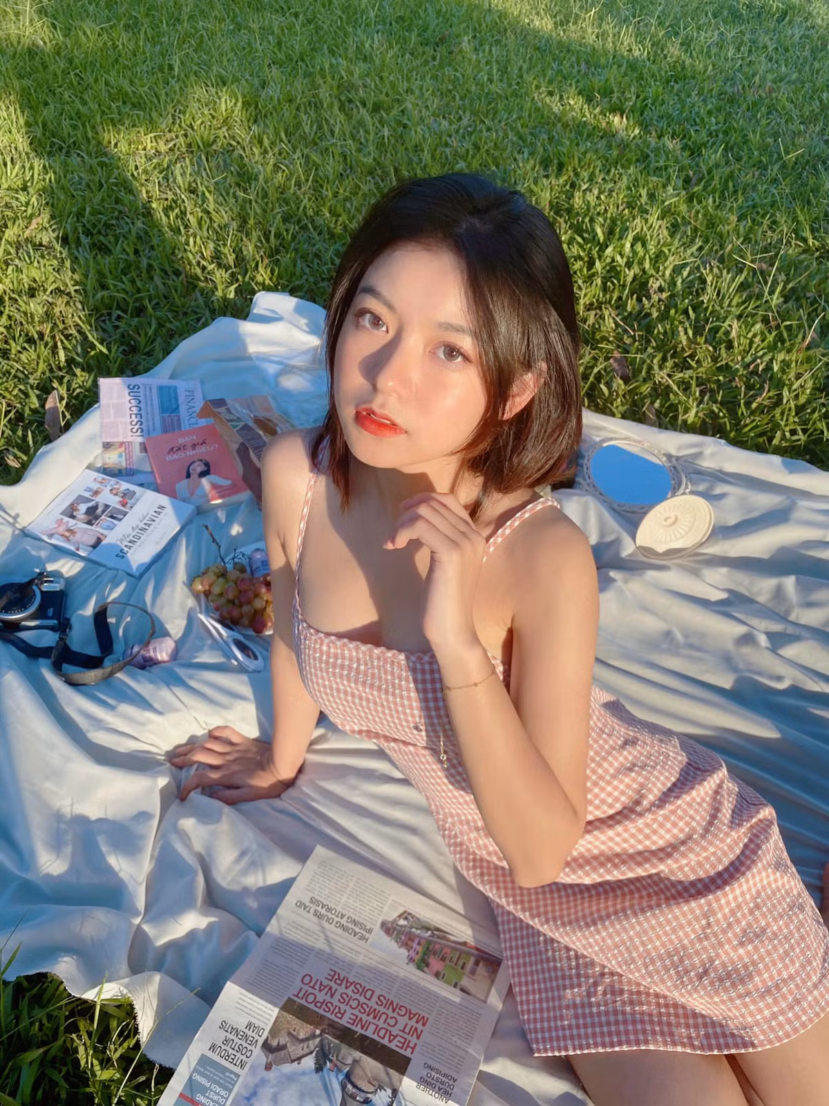 Trang cho biết bản thân mình là người vui tính, thích nói chuyện, chia sẻ và truyền cảm hứng, năng lượng cho mọi người.