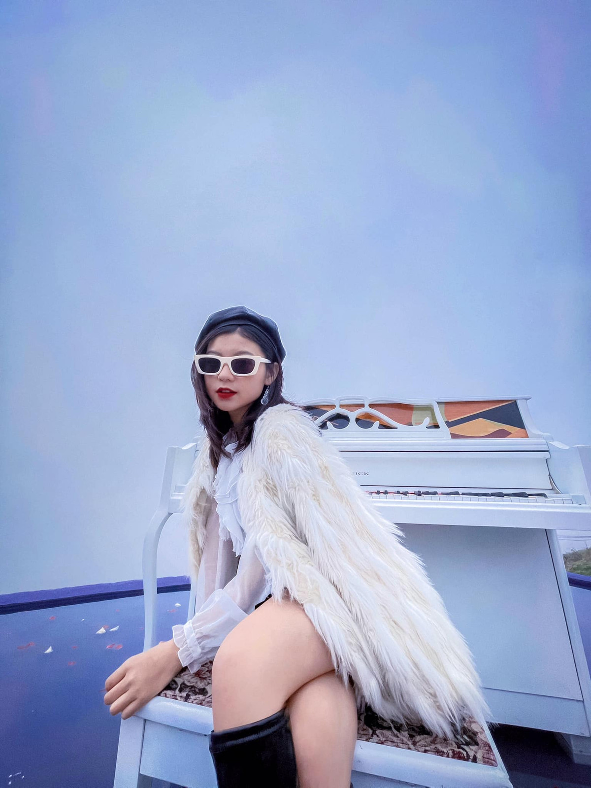 Chưa định hình cho mình theo đuổi riêng một phong cách nào cụ thể, hot girl Lạng Sơn muốn hình ảnh của bản thân luôn phong phú, nhiều màu nên có rất nhiều phong cách chụp từ cá tính, dịu dàng đến sexy.