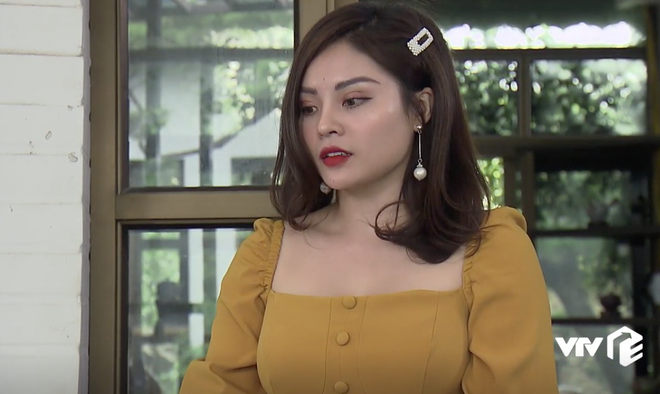 Trong những phân cảnh của mình, nàng hot girl gây chú ý khi sở hữu nhan sắc xinh đẹp với vóc dáng nóng bỏng, gợi cảm.