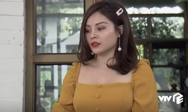 Trong những phân cảnh của mình, nàng hot girl gây chú ý khi sở hữu nhan sắc xinh đẹp với vóc dáng nóng bỏng, gợi cảm.