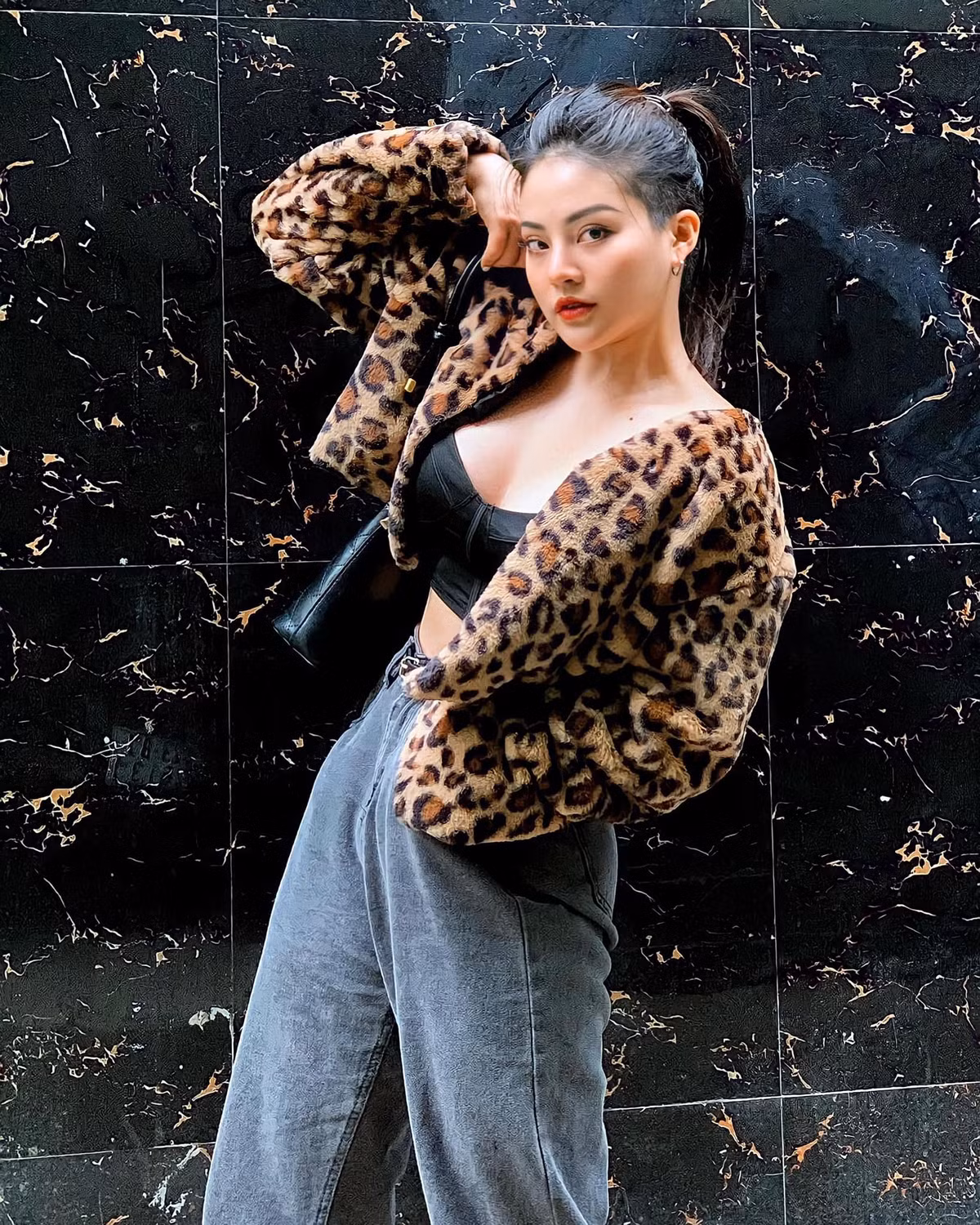 Ngoài đời, Trà My còn là nhân vật khá nổi trong giới trẻ, cô từng tham gia đóng series phim Kem Xôi cùng Quỳnh Kool.